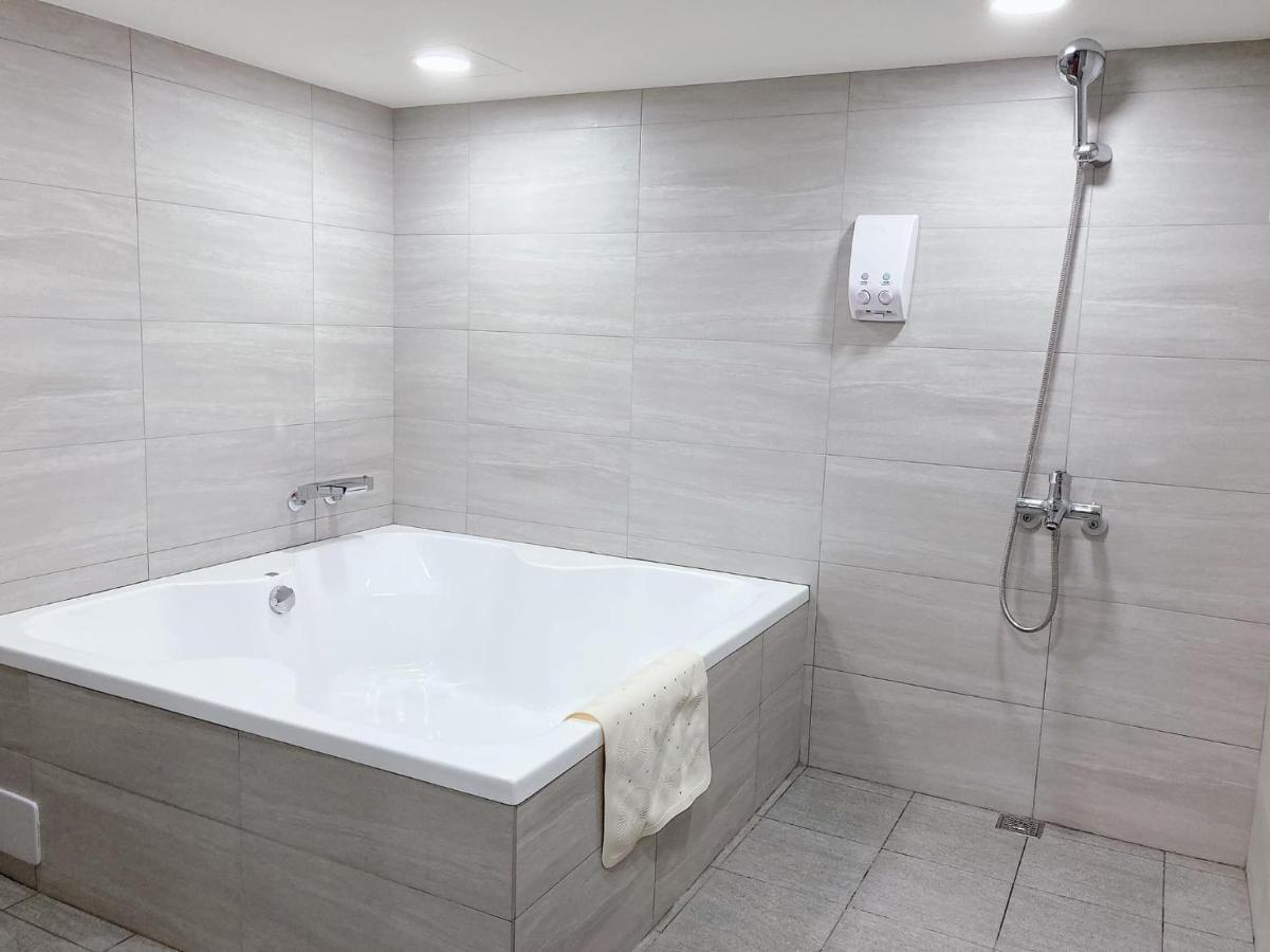 Cy Hotel Đài Bắc Ngoại thất bức ảnh